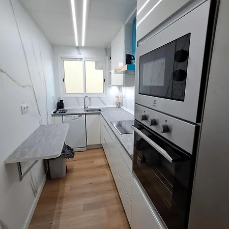Bonito Piso A 100 Metros De La Playa Apartment *